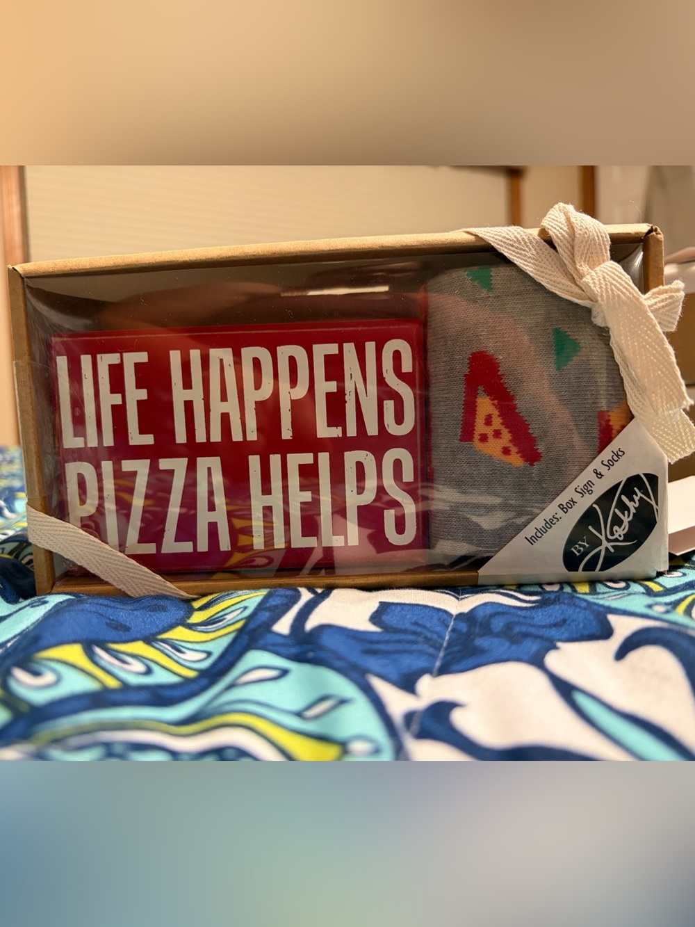 Life Happens Pizza Helps Gift Set - Red Sign & Gray Pizza Socks-brand new in box